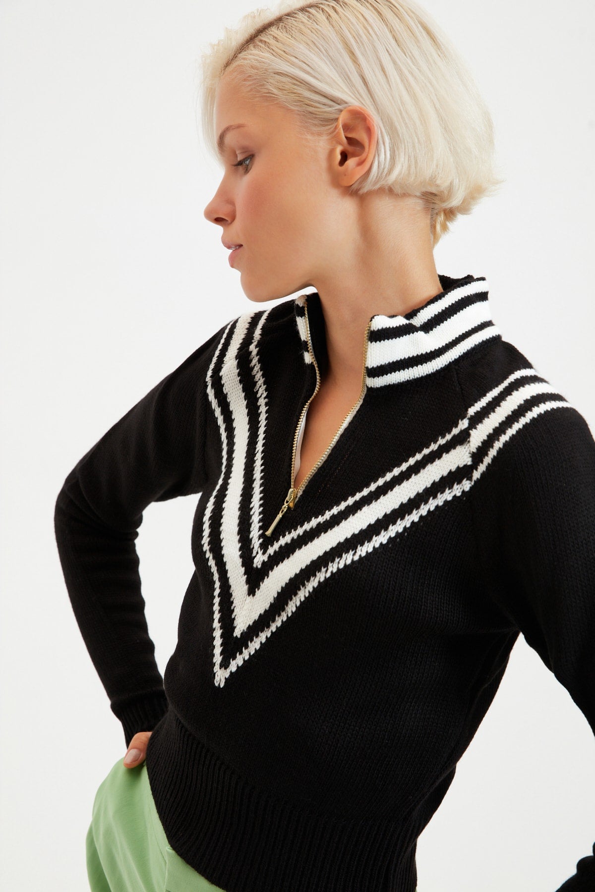 Peneran Zipper Collar Knitwear Sweater TWOAW22KZ0502
